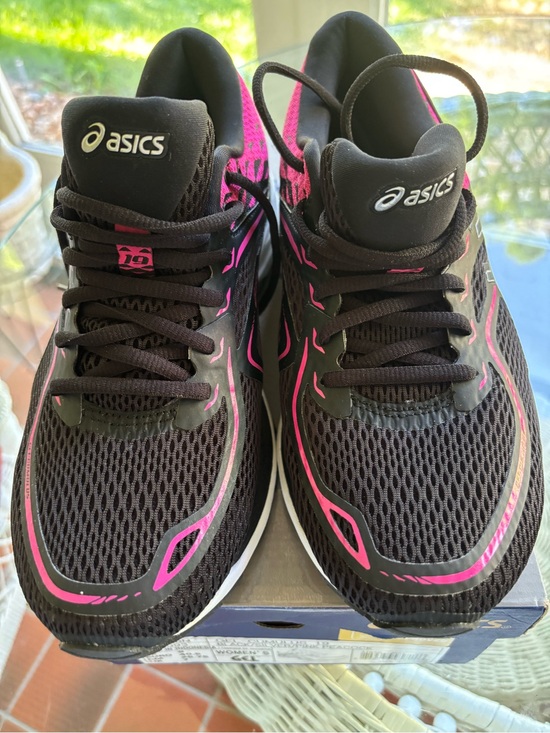 Asics Shoes - NWT Beautiful ASICS Black Running Sneakers with Pink Accents Women’s sz 9